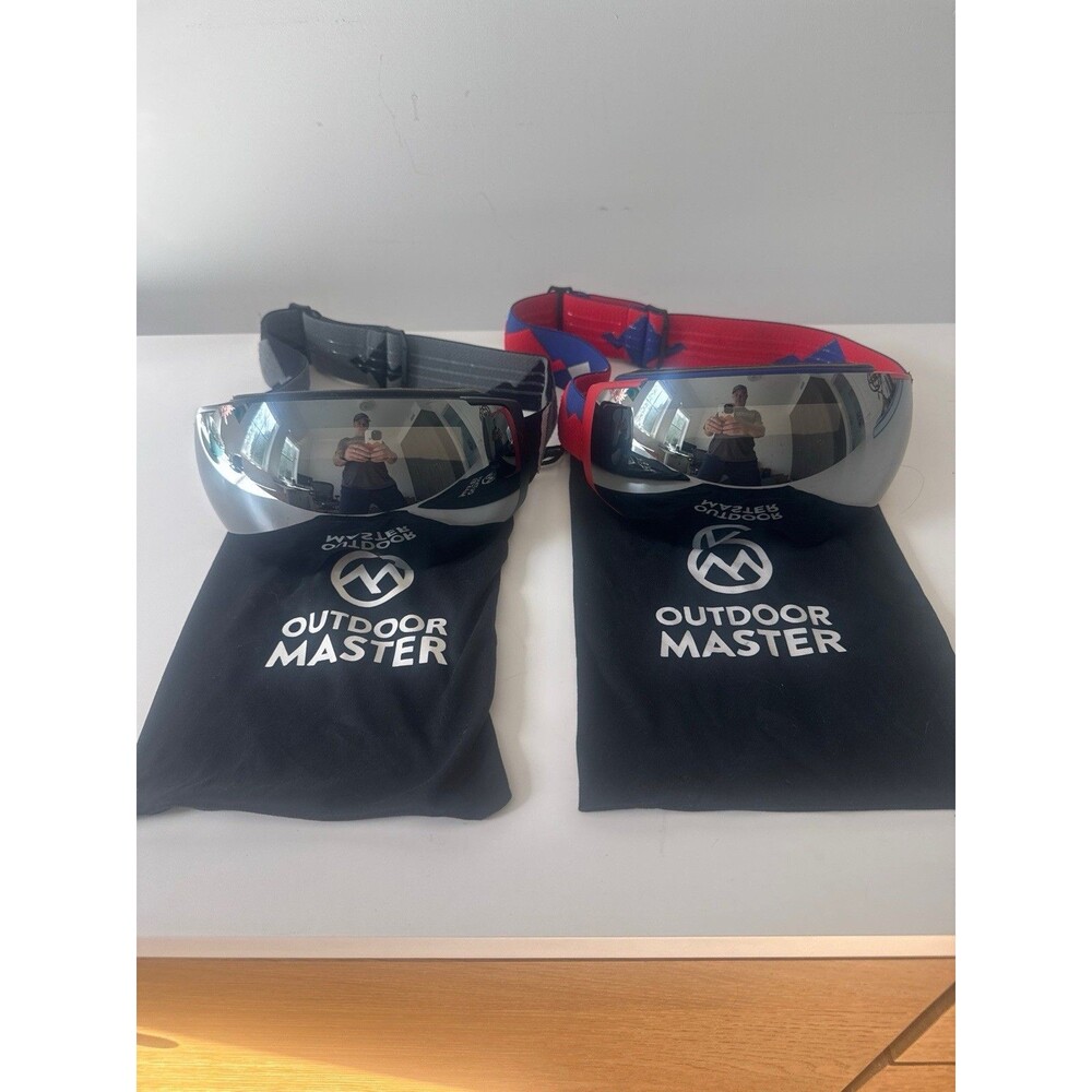 Pair Of Pre Owned Outdoor Master Ski/snowboard Goggles
